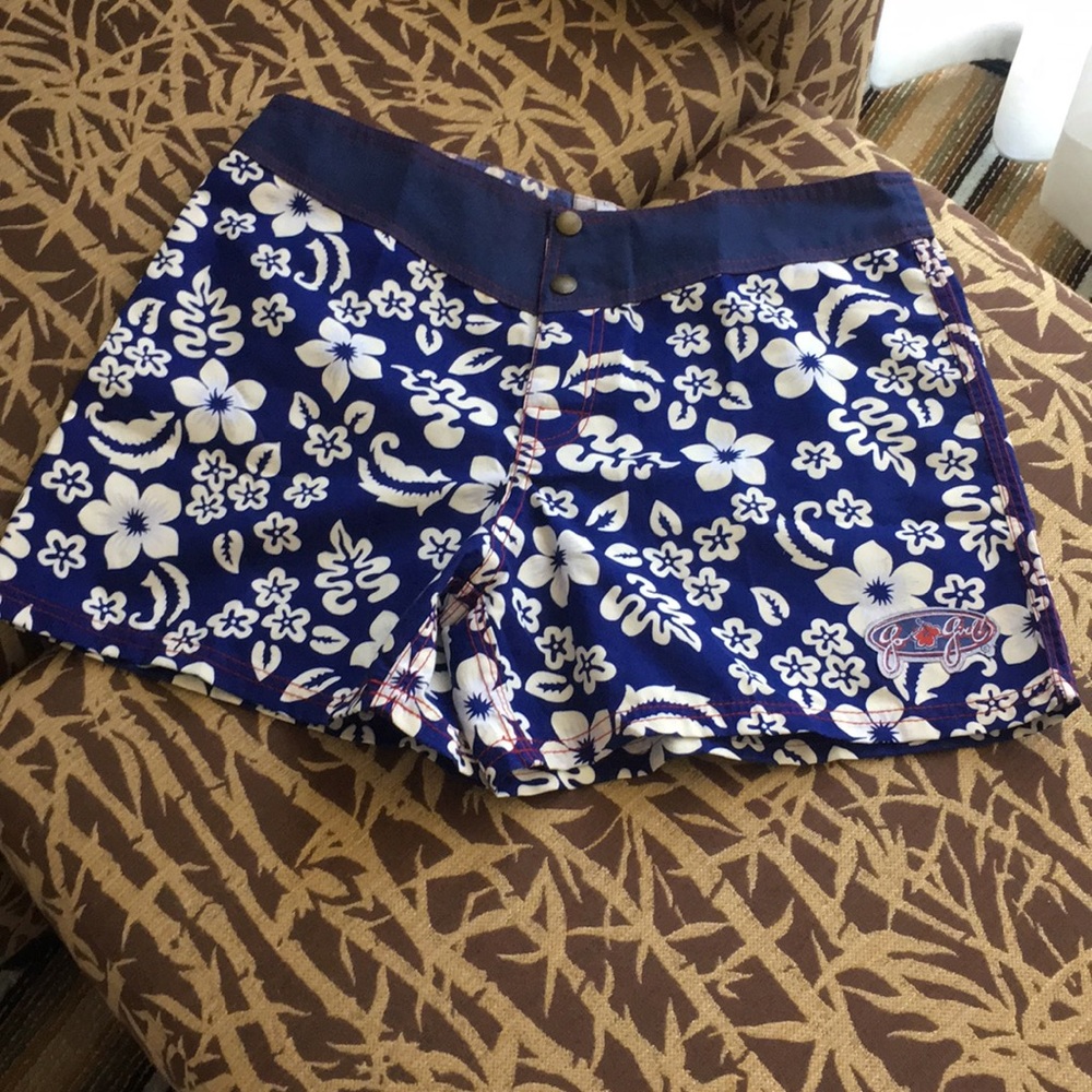 NWOT Go Girl board shorts
